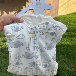 Kids Headquarters giraffe and elephant Gray and Cream Sleepers